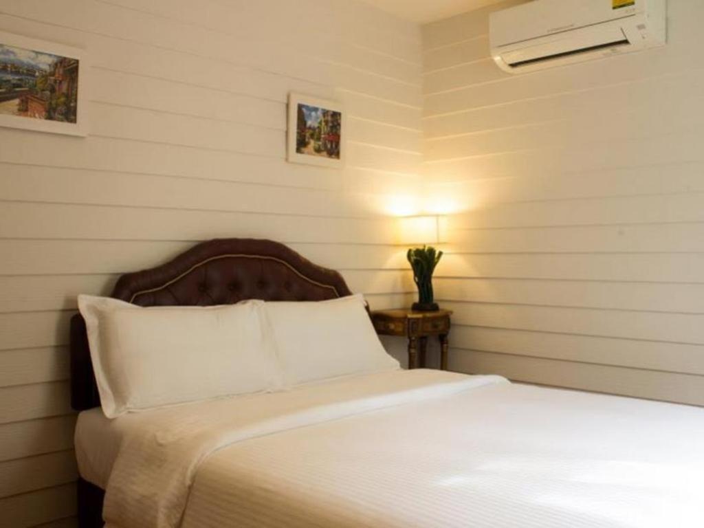Ban Thungdang Housetel Bangkok Hotel Buitenkant foto