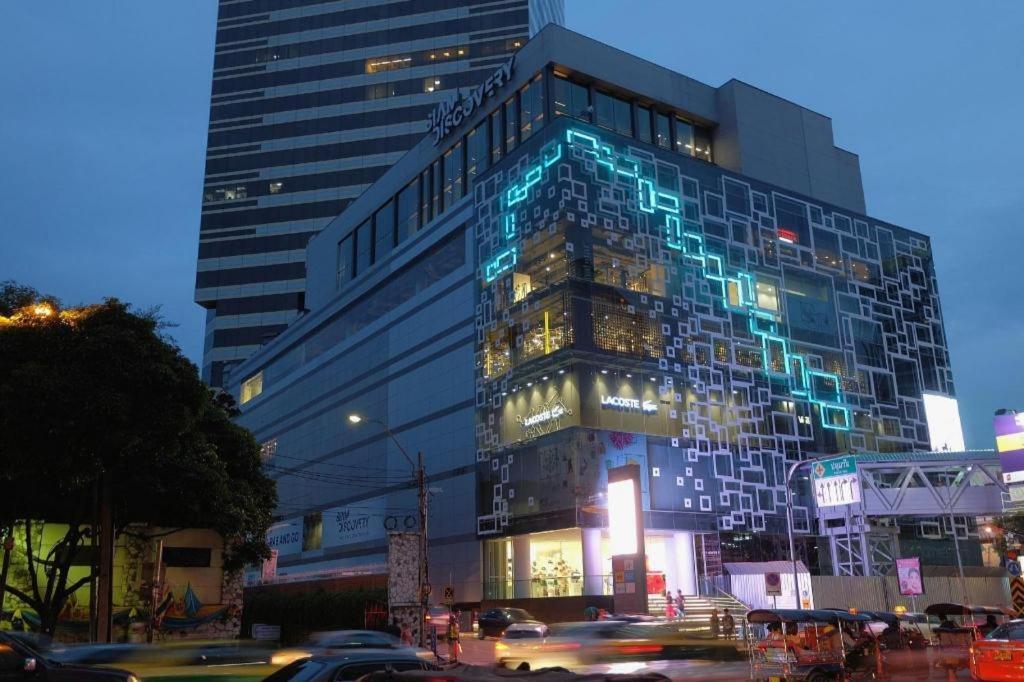 Ban Thungdang Housetel Bangkok Hotel Buitenkant foto