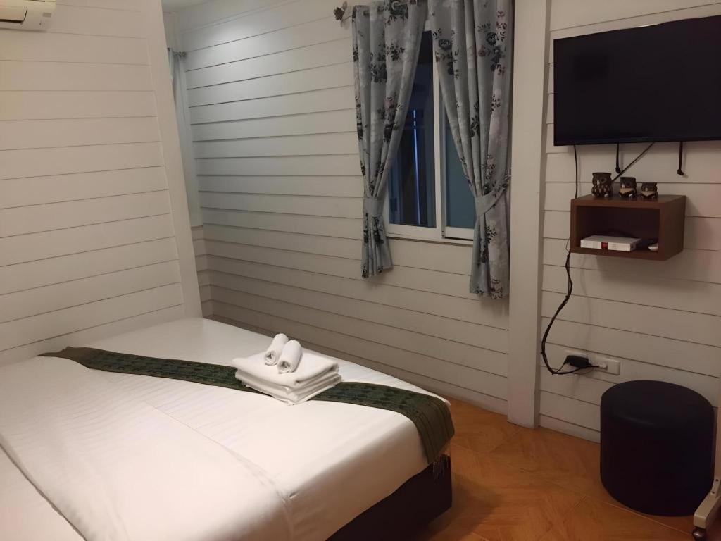 Ban Thungdang Housetel Bangkok Hotel Buitenkant foto